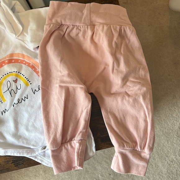 Baby outfit- hi I’m new here #92 - Picture 2 of 2